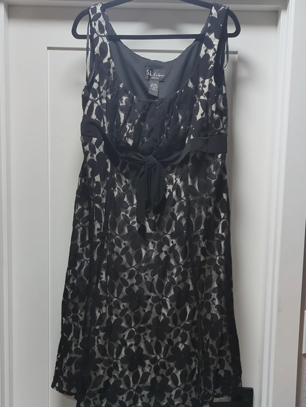 SL Fashions Black and Cream Floral Lace Midi Dress - Picture 1 of 6